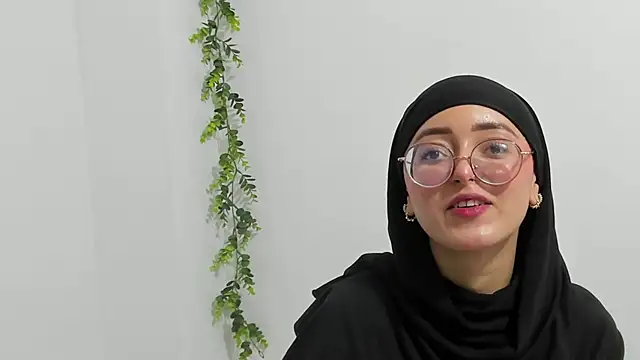 Snapshot of aysel_elid chatting on 12.04.24 aysel elid online show from 12.04.24