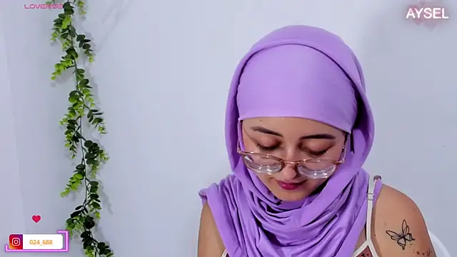 Snapshot of aysel_elid chatting on 02.04.25 aysel elid online show from 02.04.25