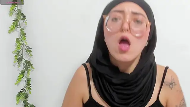 Snapshot of aysel_elid chatting on 02.08.25 aysel elid online show from 02.08.25