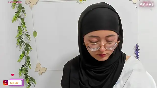 Snapshot of aysel_elid chatting on 03.19.25 aysel elid online show from 03.19.25