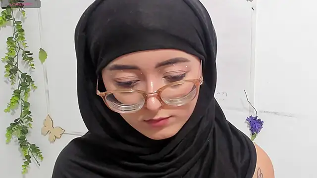 Snapshot of aysel_elid chatting on 10.28.25 aysel elid online show from 10.28.25