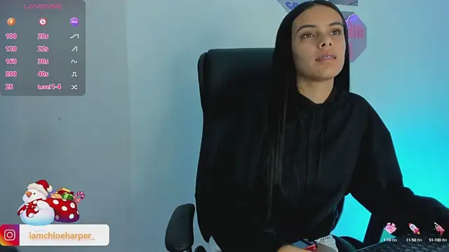 Snapshot of ChloeHarper_ chatting on 12.19.24 ChloeHarper online show from 12.19.24