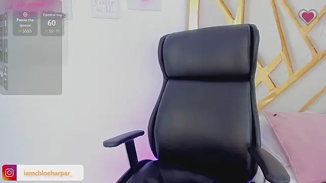 Snapshot of ChloeHarper_ chatting on 10.01.25 ChloeHarper online show from 10.01.25