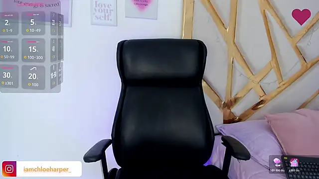 Snapshot of ChloeHarper_ chatting on 10.17.25 ChloeHarper online show from 10.17.25