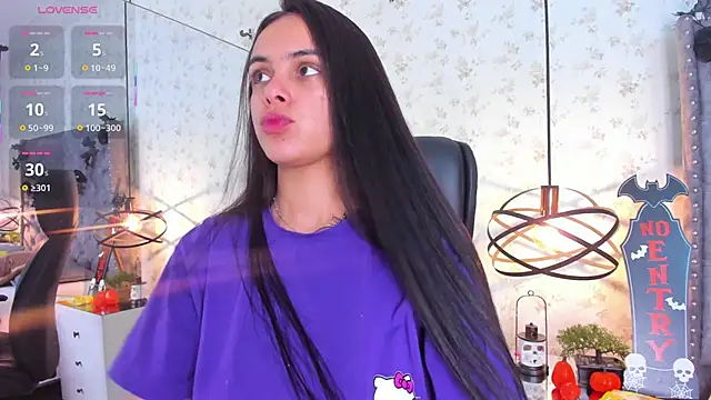 ChloeHarper  online show from 10.24.25