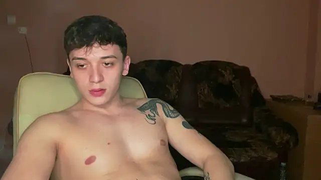 Snapshot of Joedonovan1 chatting on 03.21.25 Joedonovan1 online show from 03.21.25