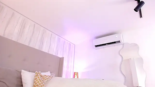 katie cruz online show from 02.13.25