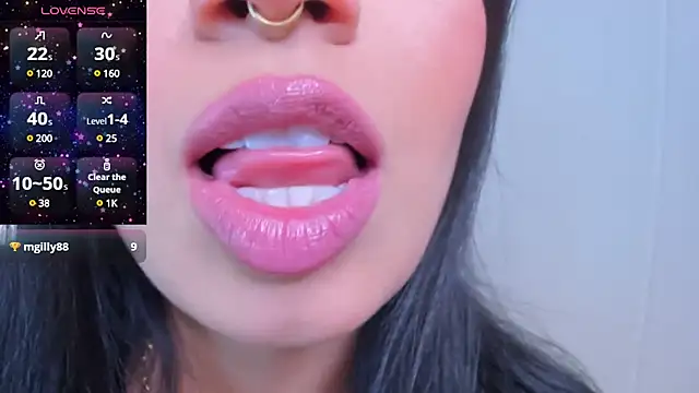 Snapshot of dominique21_ chatting on 12.07.24 dominique21 online show from 12.07.24