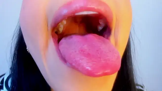 Snapshot of dominique21_ chatting on 10.21.25 dominique21 online show from 10.21.25