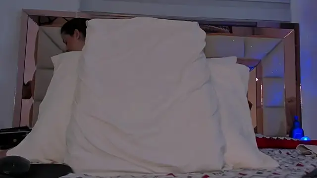 Snapshot of violetta-brown1 chatting on 01.29.25 violetta-brown1 online show from 01.29.25