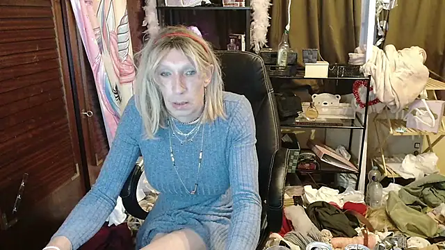 Ombeline1 online show from 10.25.25