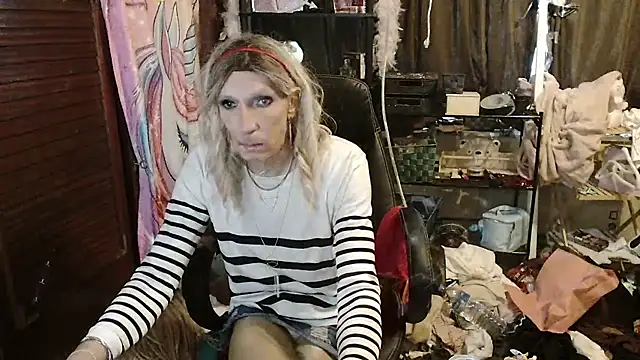 Ombeline1 online show from 11.03.25