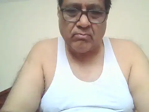 Snapshot of Nuttysub chatting on 10.18.25 Nuttysub online show from 10.18.25
