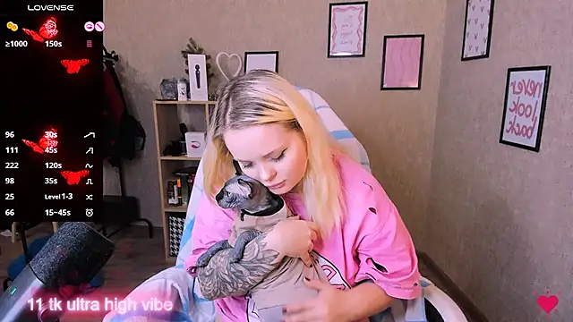 flower sarah  online show from 02.25.25