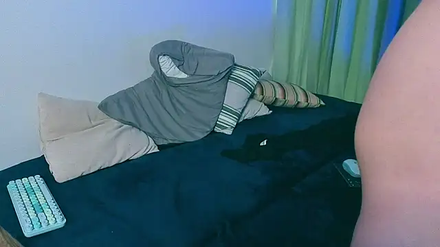 Samuel Andrew online show from 01.07.25