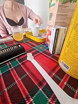 Snapshot of mia69x chatting on 03.04.25 mia69x online show from 03.04.25