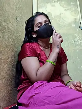 Snapshot of Hi_Radhika chatting on 09.17.25 Hi Radhika online show from 09.17.25