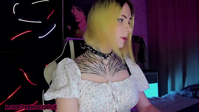 Snapshot of snake__bites chatting on 09.26.25 snake  bites online show from 09.26.25