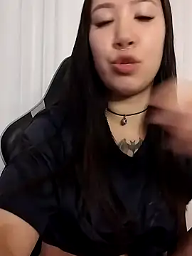 Snapshot of Japabaixinha chatting on 12.21.24 Japabaixinha online show from 12.21.24