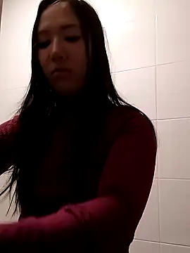 Snapshot of Japabaixinha chatting on 12.23.24 Japabaixinha online show from 12.23.24