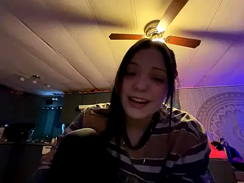 Snapshot of skinwalkingzombie chatting on 12.05.24 skinwalkingzombie online show from 12.05.24