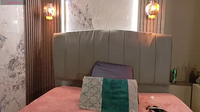 Snapshot of Danielaa_a chatting on 10.12.25 Danielaa a online show from 10.12.25