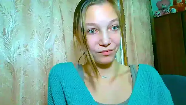 EmillyPlay online show from 11.10.25