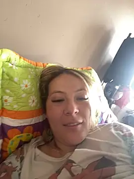 Snapshot of kimberly_proyect chatting on 01.11.25 kimberly proyect online show from 01.11.25