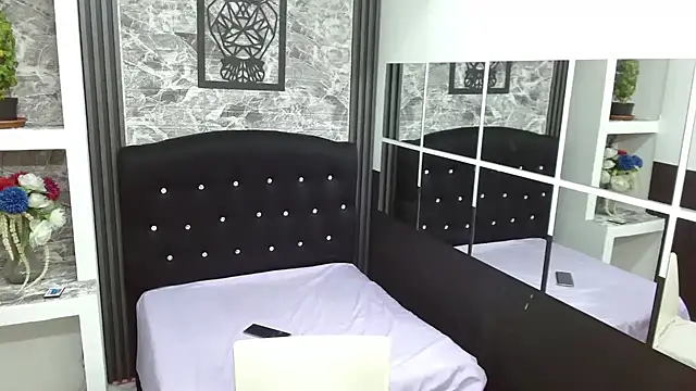 Snapshot of sia_cavad chatting on 01.17.25 sia cavad online show from 01.17.25