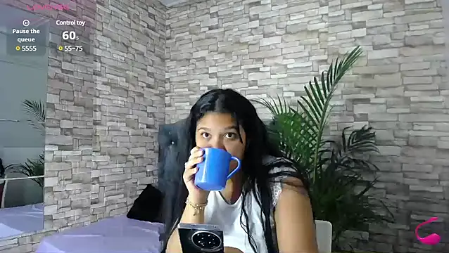 Snapshot of sia_cavad chatting on 02.06.25 sia cavad online show from 02.06.25