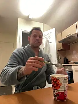 Snapshot of Yourhotboy_42 chatting on 03.08.25 Yourhotboy 42 online show from 03.08.25