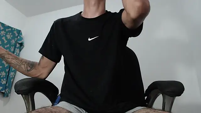 Snapshot of jarley_joker3 chatting on 12.04.24 jarley joker3 online show from 12.04.24