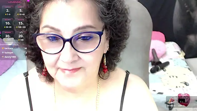 Snapshot of cataleya_mom chatting on 03.06.25 cataleya mom online show from 03.06.25