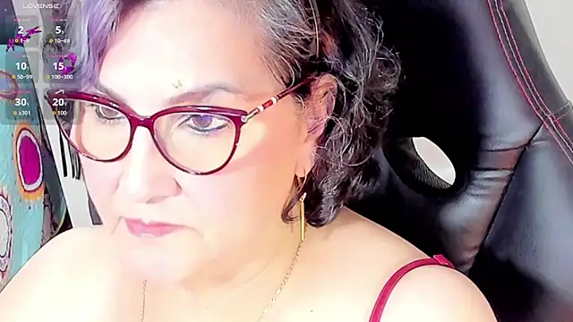 Snapshot of cataleya_mom chatting on 09.18.25 cataleya mom online show from 09.18.25
