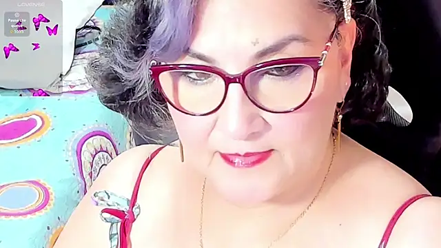 Snapshot of cataleya_mom chatting on 09.19.25 cataleya mom online show from 09.19.25