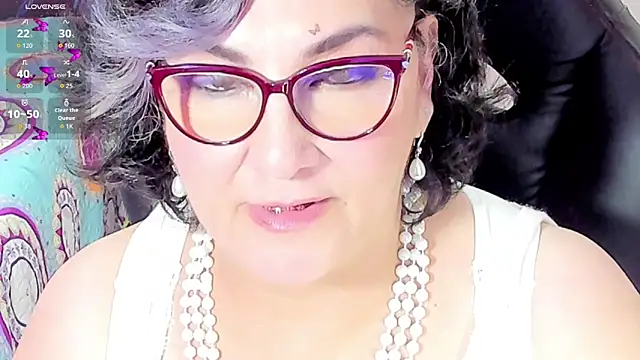 Snapshot of cataleya_mom chatting on 09.20.25 cataleya mom online show from 09.20.25