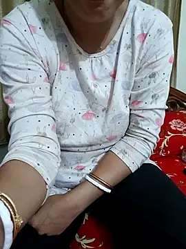 Snapshot of Priya_Boudi chatting on 01.24.25 Priya Boudi online show from 01.24.25