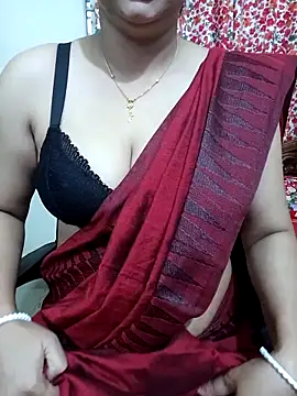 Snapshot of Priya_Boudi chatting on 10.26.25 Priya Boudi online show from 10.26.25