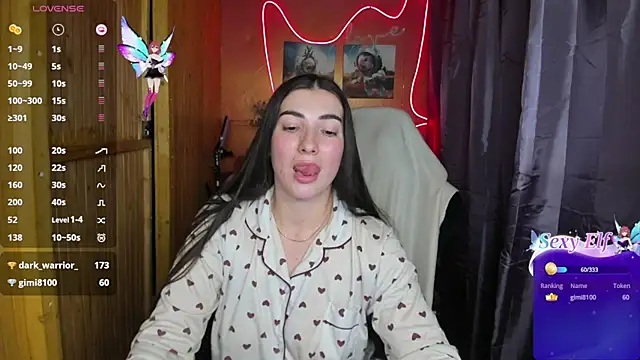 Snapshot of Fiery_Brunette_ chatting on 12.22.24 Fiery Brunette  online show from 12.22.24