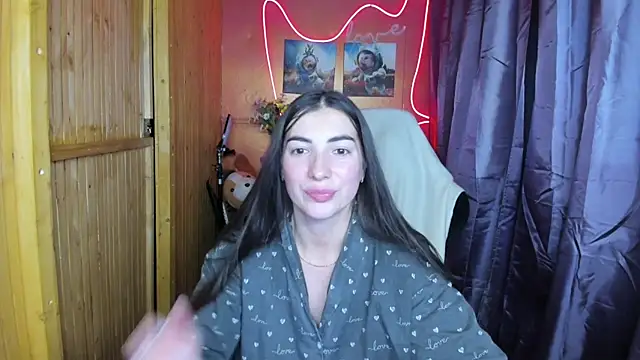 Snapshot of Fiery_Brunette_ chatting on 12.26.24 Fiery Brunette  online show from 12.26.24