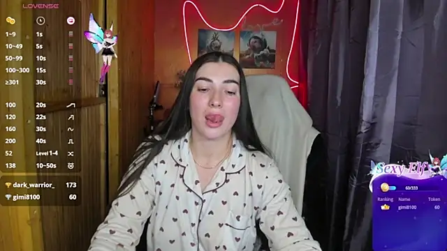 Snapshot of Fiery_Brunette_ chatting on 12.31.24 Fiery Brunette  online show from 12.31.24