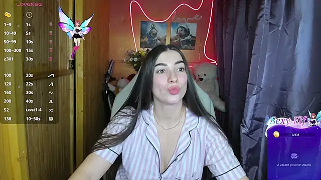 Snapshot of Fiery_Brunette_ chatting on 01.13.25 Fiery Brunette  online show from 01.13.25