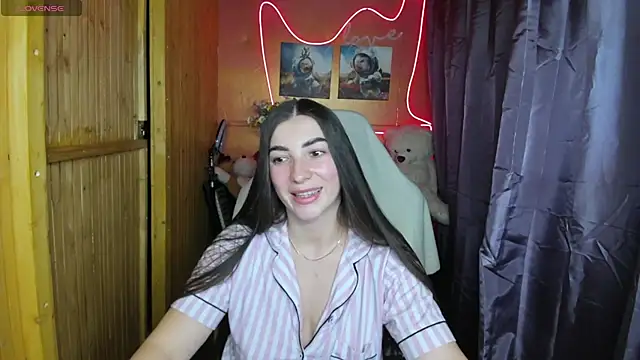 Snapshot of Fiery_Brunette_ chatting on 01.23.25 Fiery Brunette  online show from 01.23.25