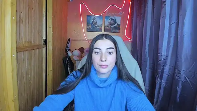 Snapshot of Fiery_Brunette_ chatting on 02.04.25 Fiery Brunette  online show from 02.04.25