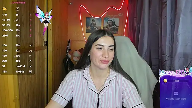 Snapshot of Fiery_Brunette_ chatting on 02.19.25 Fiery Brunette  online show from 02.19.25