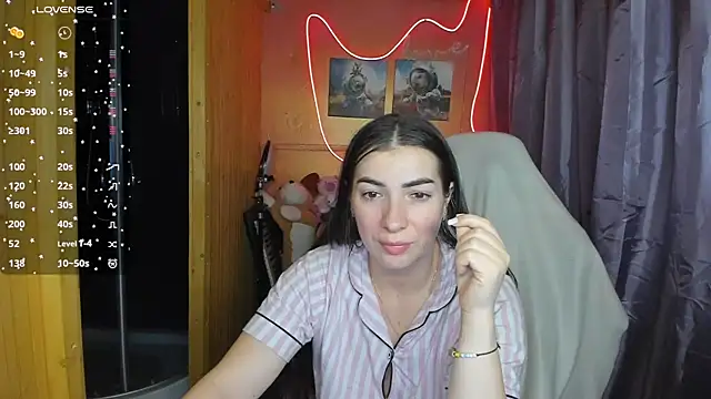 Snapshot of Fiery_Brunette_ chatting on 03.03.25 Fiery Brunette  online show from 03.03.25