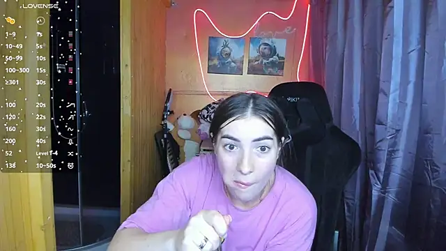 Snapshot of Fiery_Brunette_ chatting on 03.06.25 Fiery Brunette  online show from 03.06.25