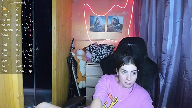 Snapshot of Fiery_Brunette_ chatting on 03.06.25 Fiery Brunette  online show from 03.06.25