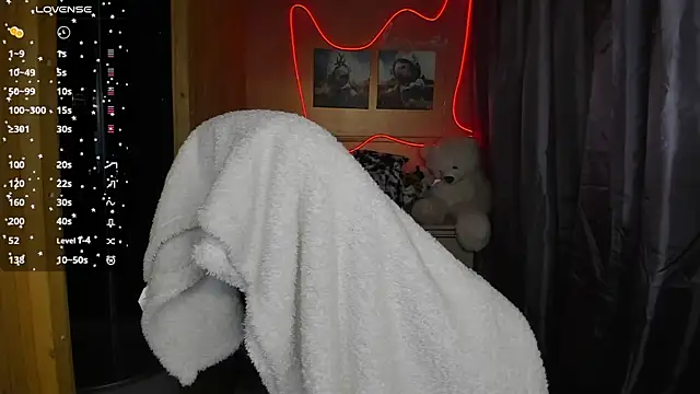 Snapshot of Fiery_Brunette_ chatting on 03.08.25 Fiery Brunette  online show from 03.08.25