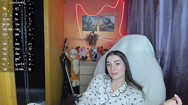 Snapshot of Fiery_Brunette_ chatting on 03.12.25 Fiery Brunette  online show from 03.12.25